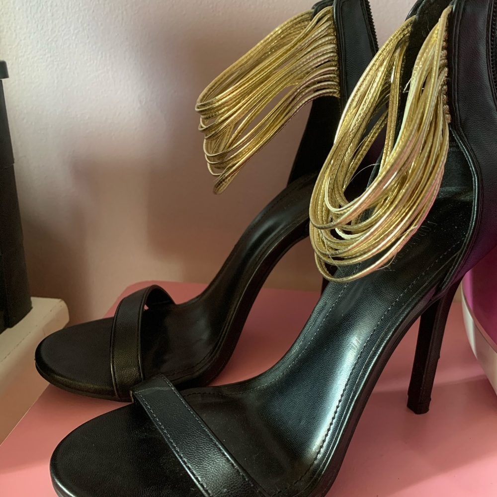 Forever 21 black heels